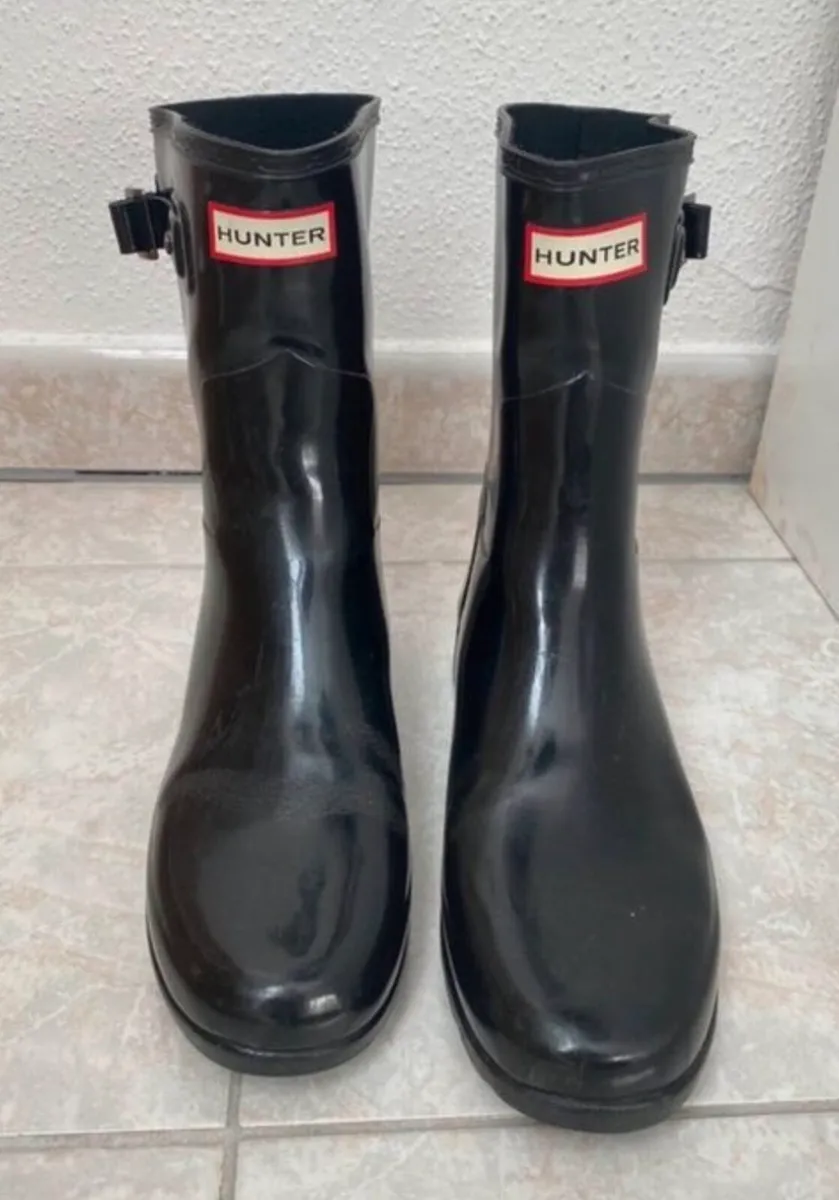 Hunter wellies uk 8 short version - Image 1