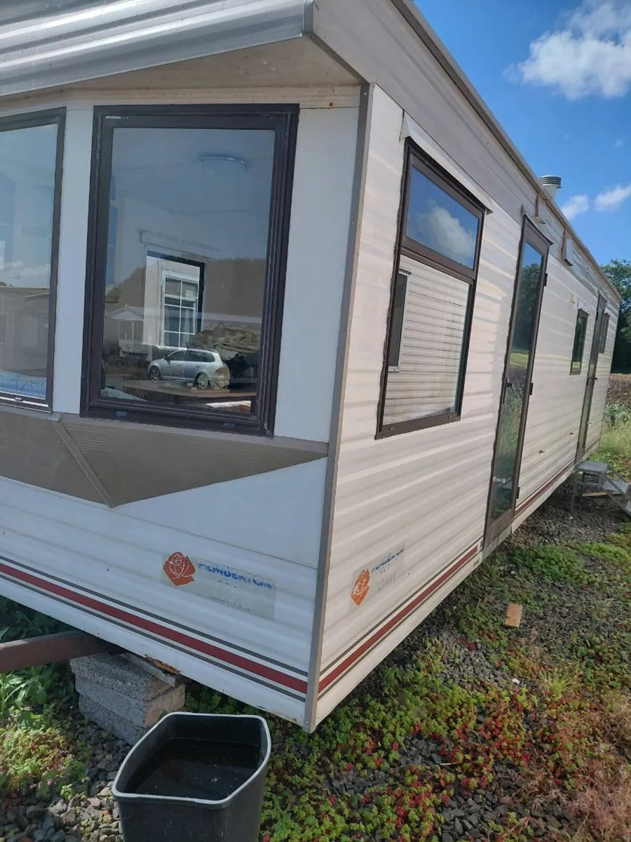 Mobile home - Image 1