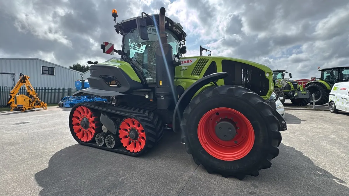 CLAAS AXION 960TT - Image 4