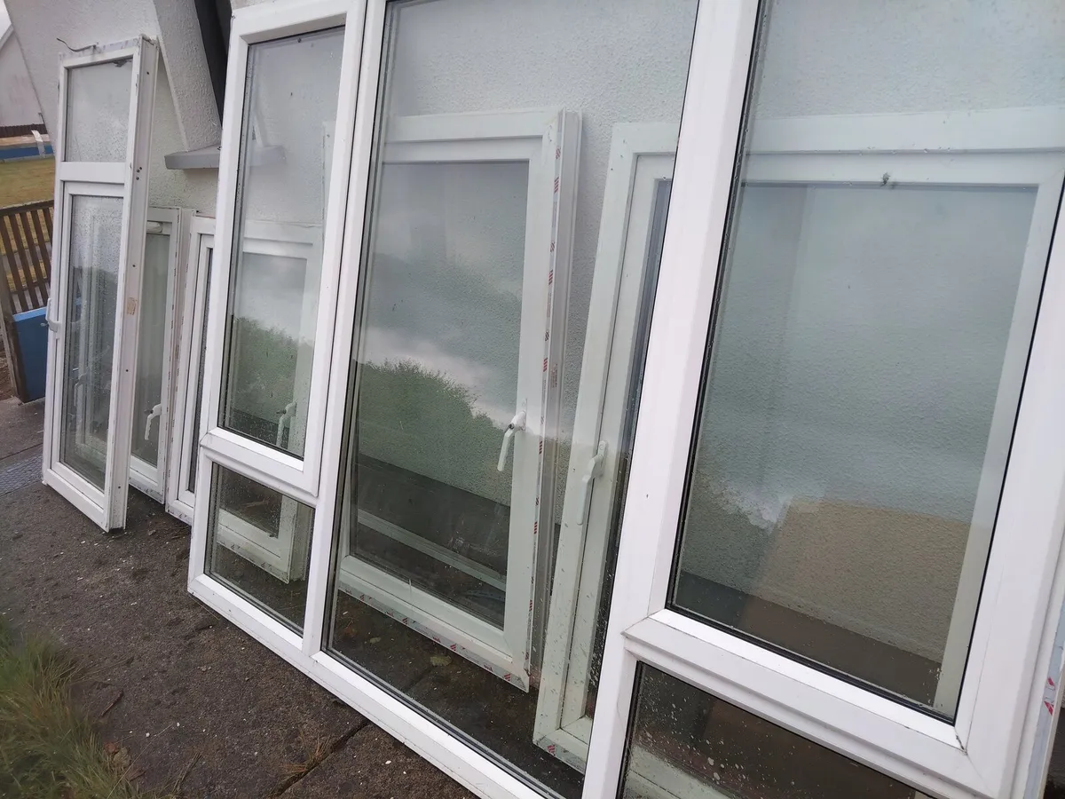 Windows and door - Image 4
