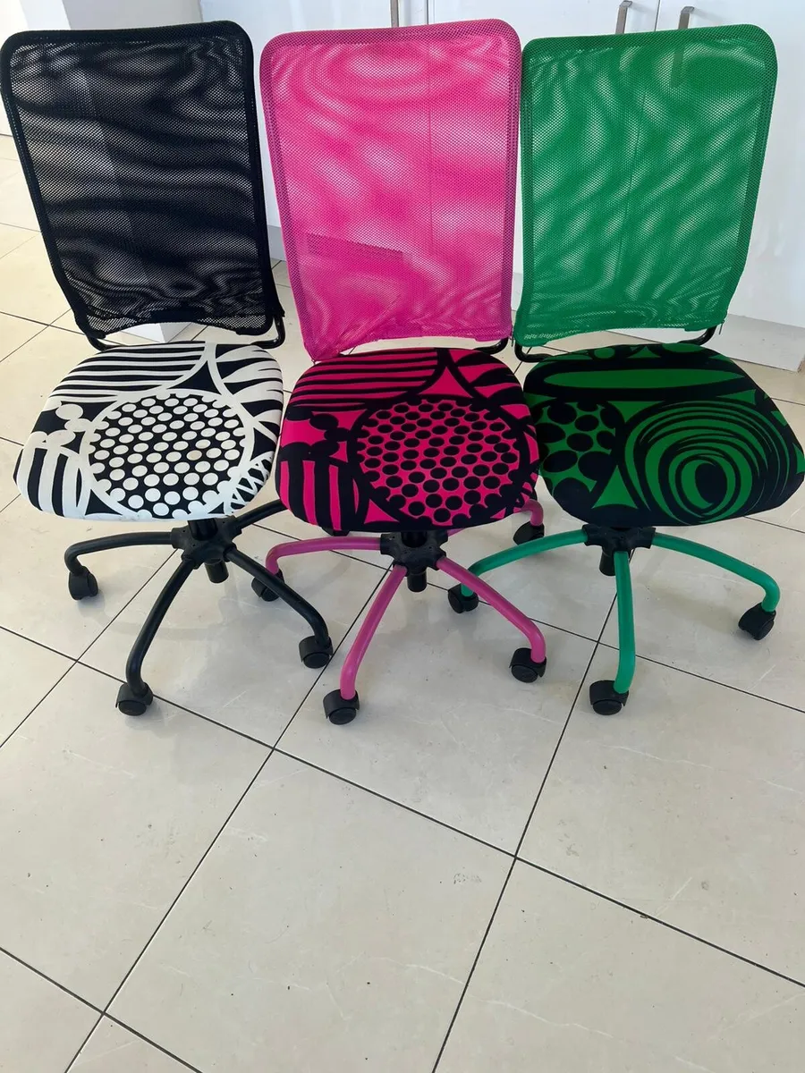 Office Chairs - Image 4