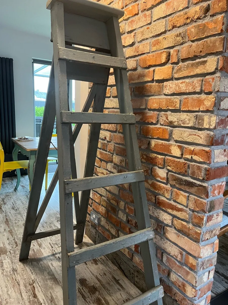 Vintage ladder - Image 1