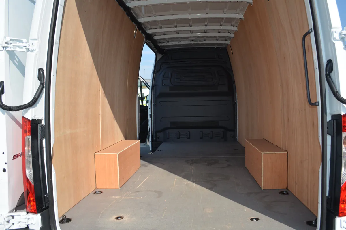 Mercedes-Benz Sprinter long wheelbase - Image 3