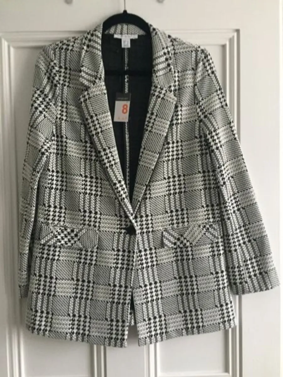 Selling a beautiful collection of women's smart-ca - Image 2