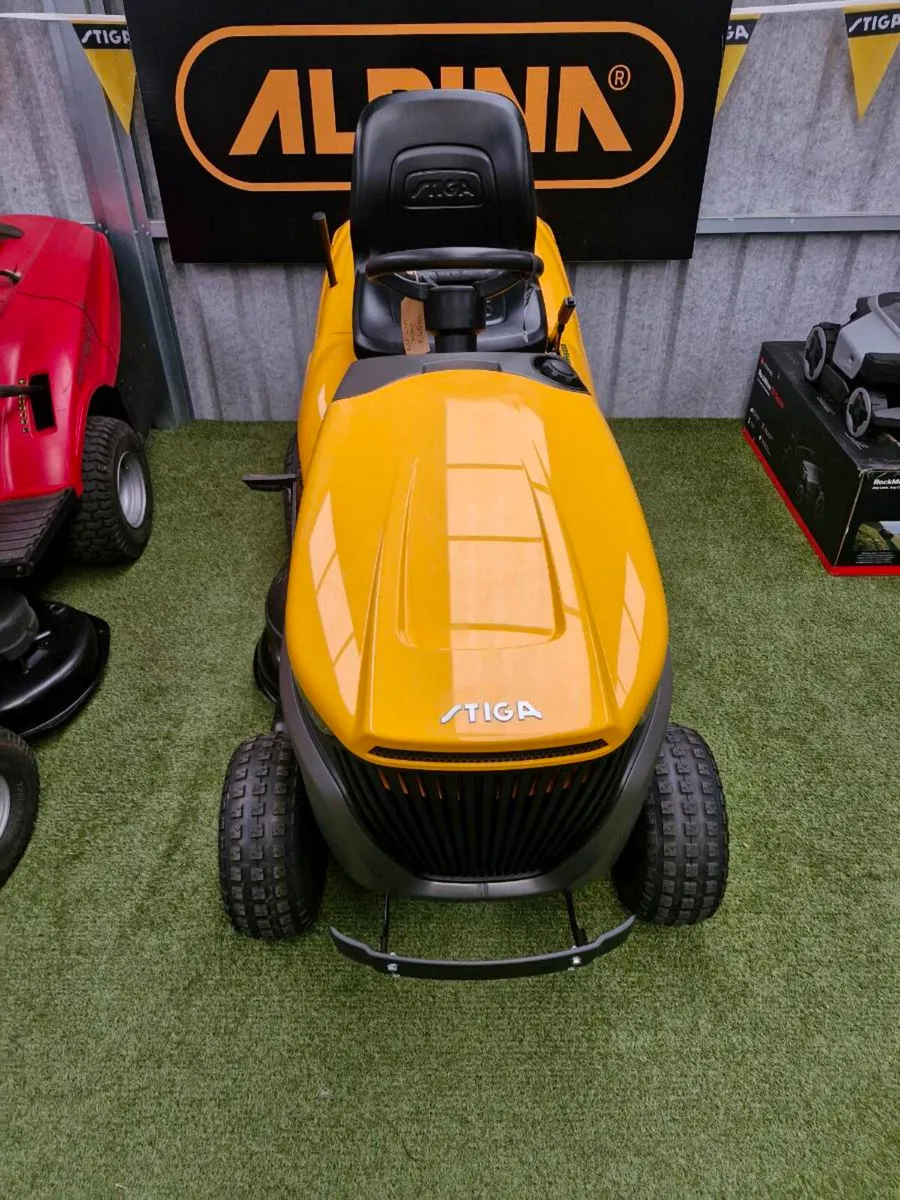 Stiga Ride on Lawnmower - Image 2