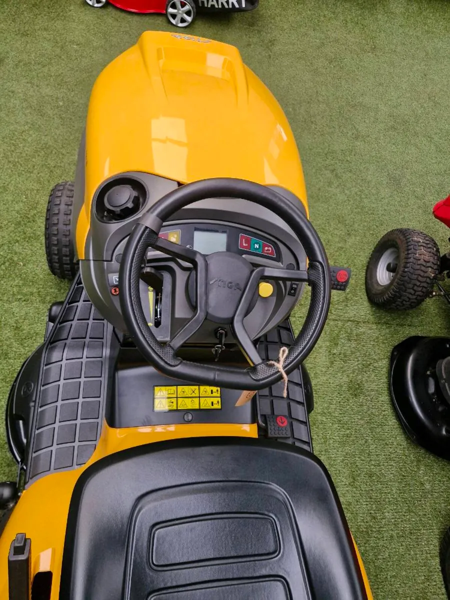 Stiga Ride on Lawnmower - Image 3
