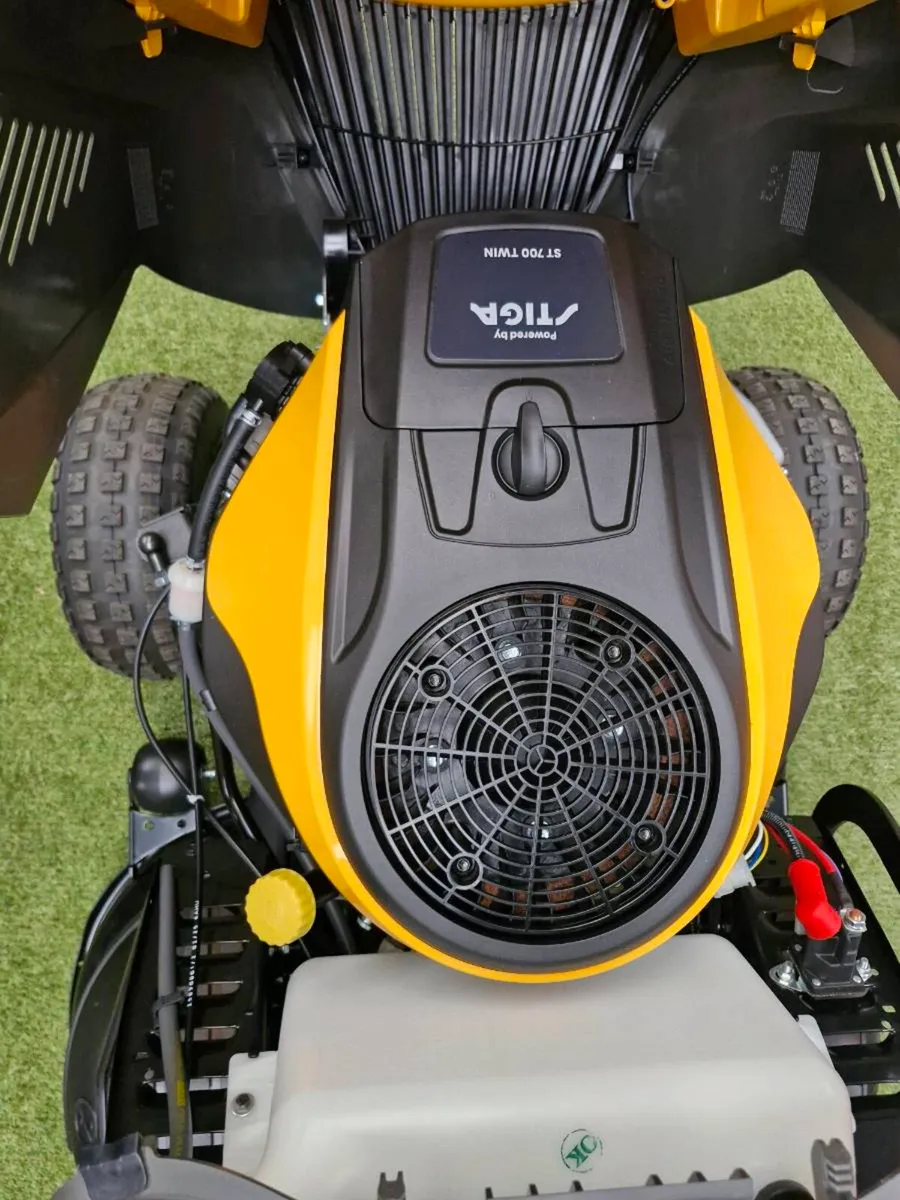Stiga Ride on Lawnmower - Image 4