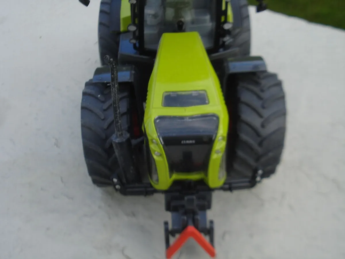 SIKU JOHN DEERE CLAAS 5000 XERION MODELS. 1/32 . - Image 4