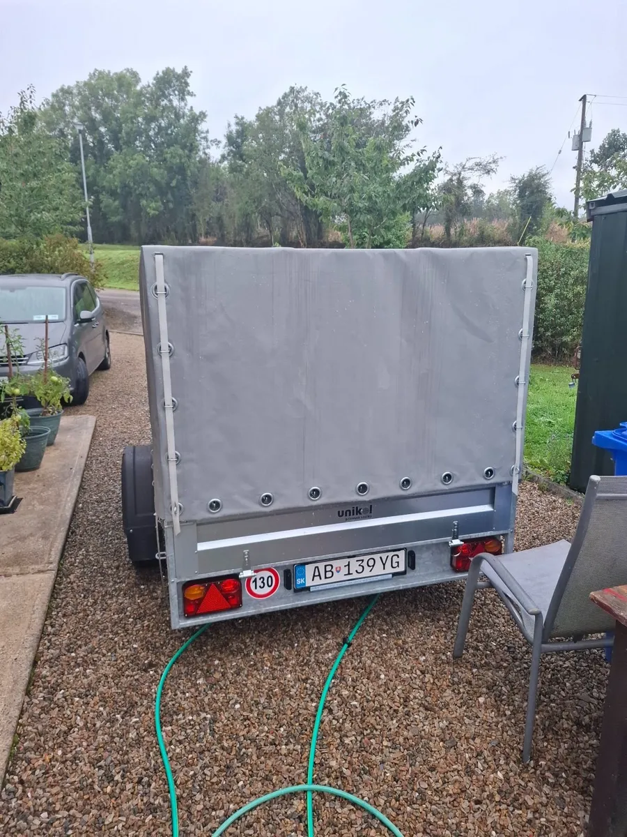 Trailer with cover - Image 3