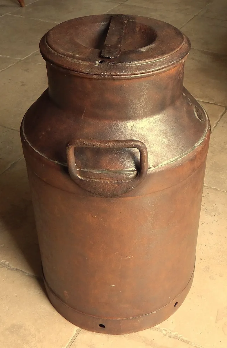 Large Vintage Traditional 10 G Metal Milk Churn - Image 4