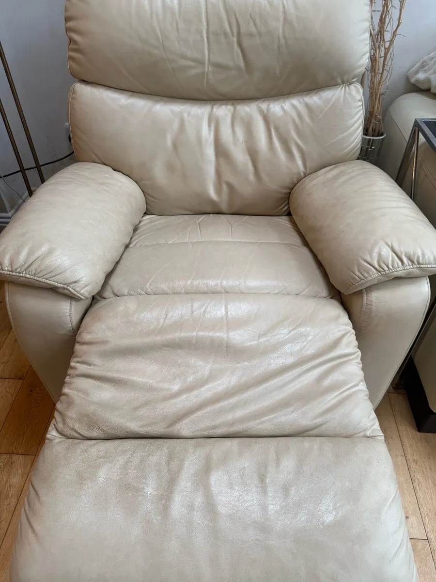 Armchair - Image 1