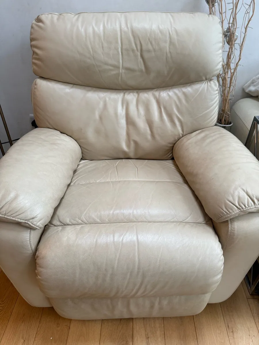 Armchair - Image 2