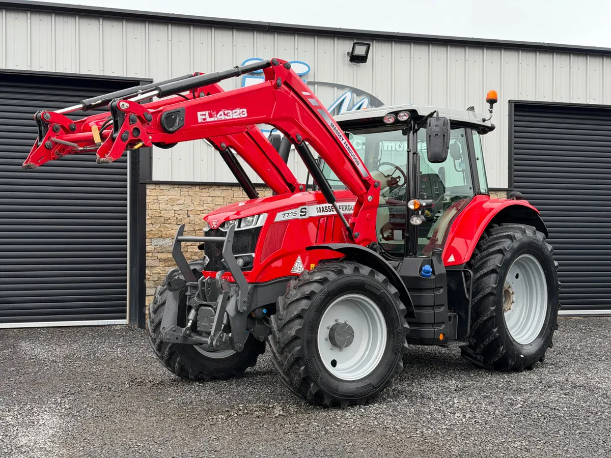23 MASSEY FERGUSON 7715S - Image 3