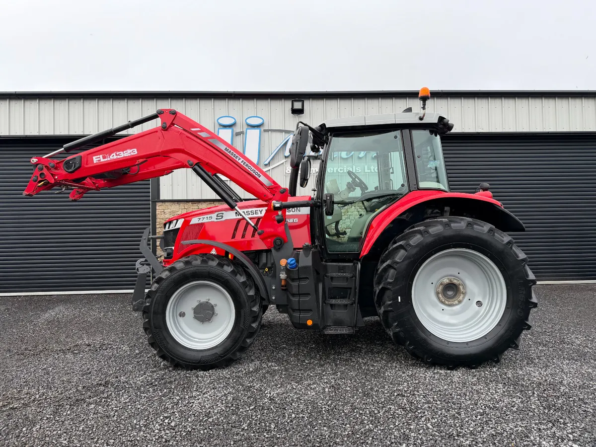 23 MASSEY FERGUSON 7715S - Image 4