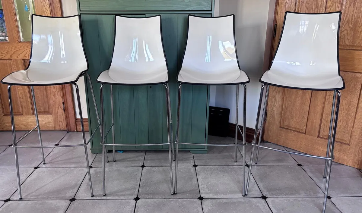 Set of 4 x S-cab Italian high chairs - Image 3