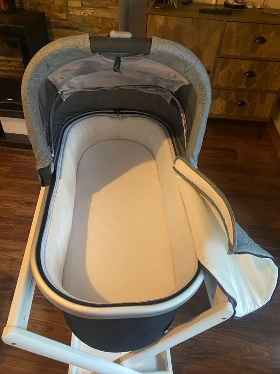 Uppababy Vista Travel System - Image 2