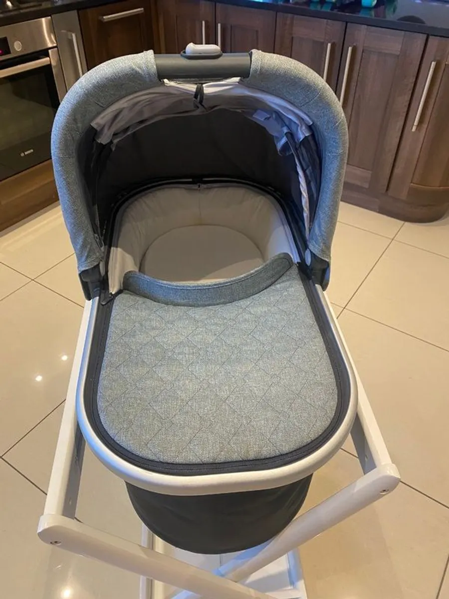 Uppababy Vista Travel System - Image 4