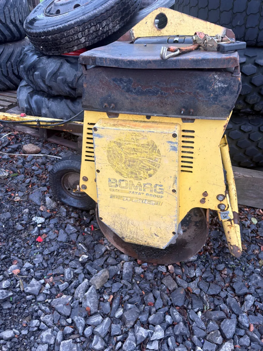 Bomag Vibrating Roller - Image 4