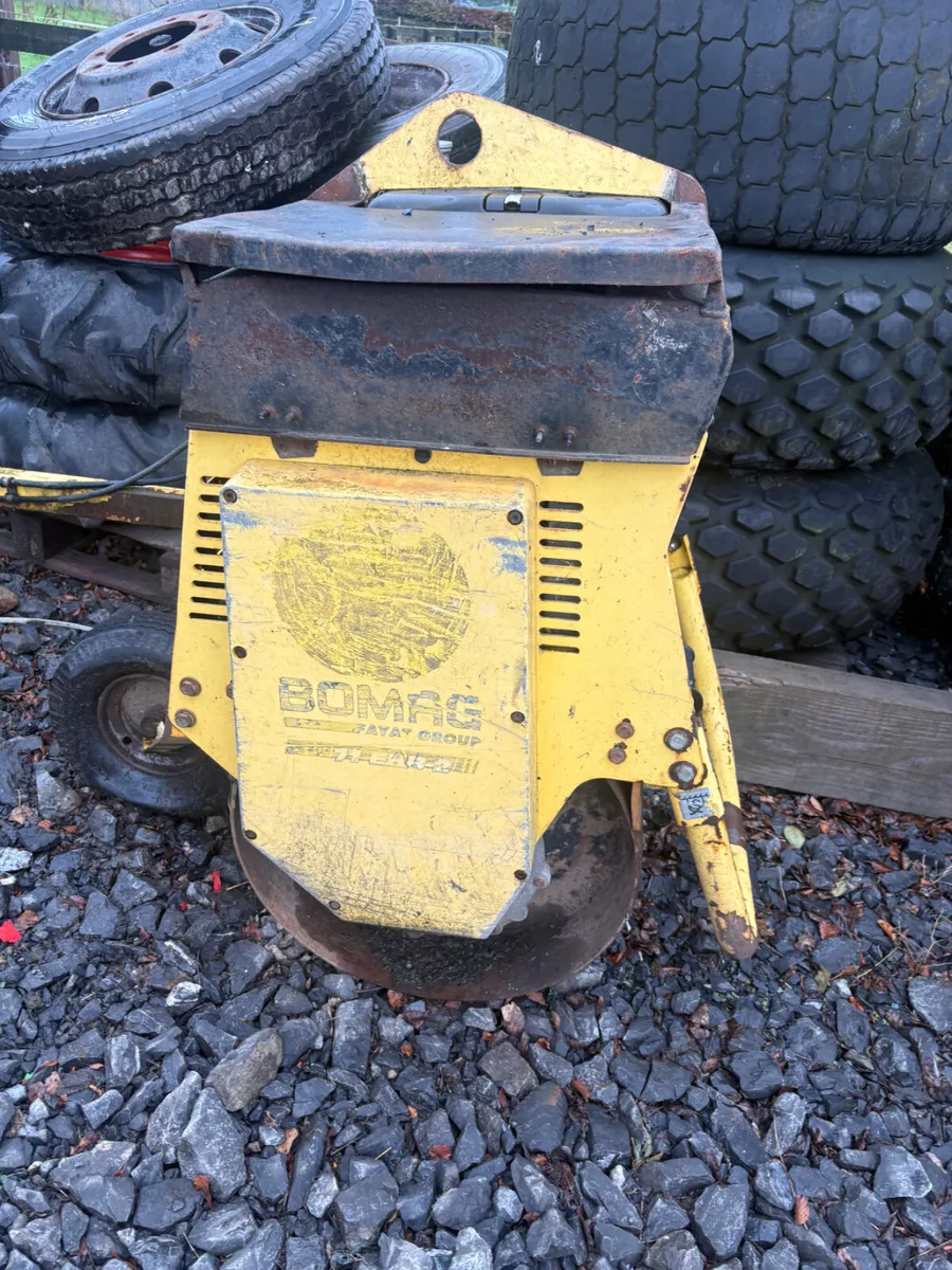 Bomag Vibrating Roller - Image 2