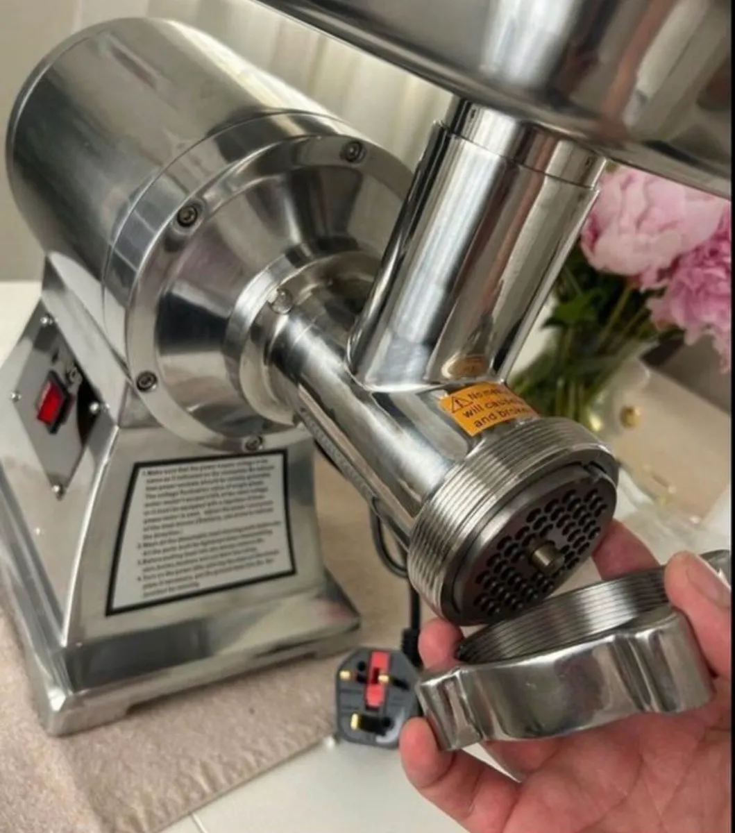 NEW NEW 17kg Heavy duty 220v Meat grinder 1100w - Image 3