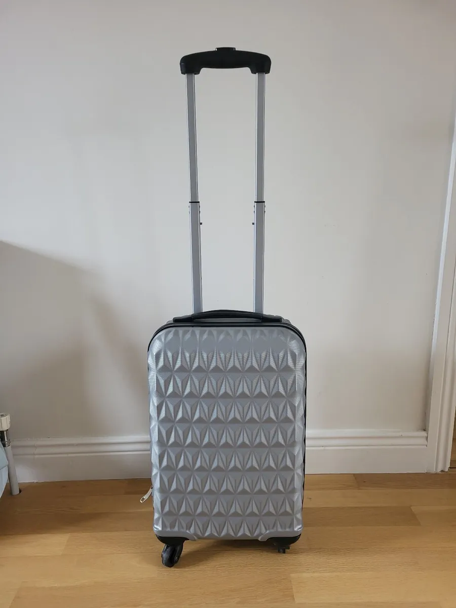 Suitcase_carry on - Image 4