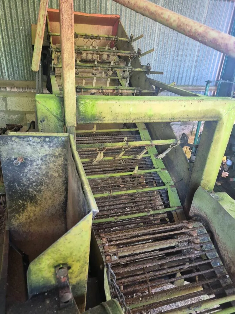 Potato harvester - Image 2