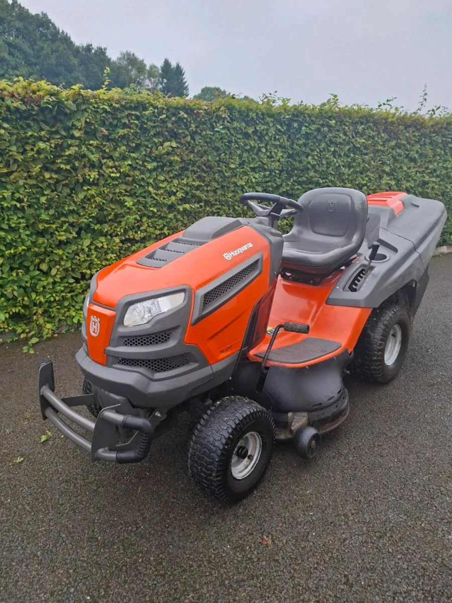 Husqvarna TC239t ride on mower - Image 1