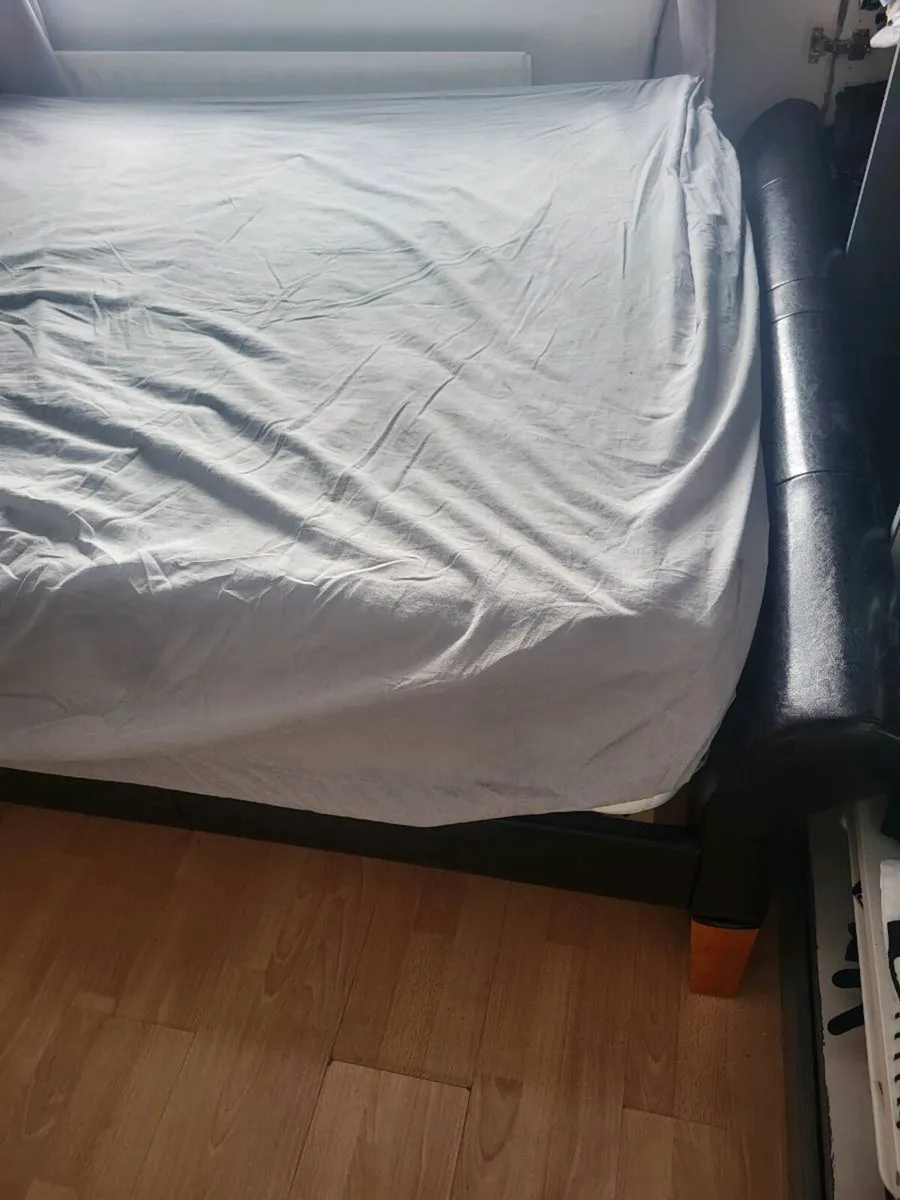 Double bed - Image 3