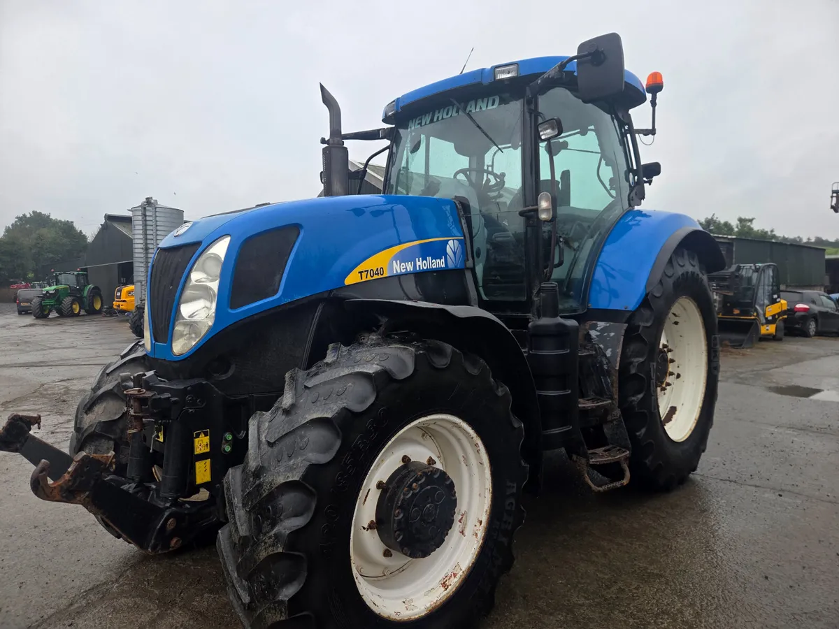 New Holland T7040 - Image 3