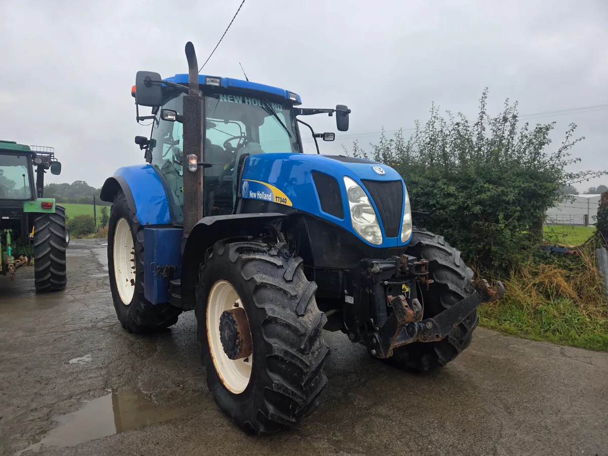 New Holland T7040 - Image 2