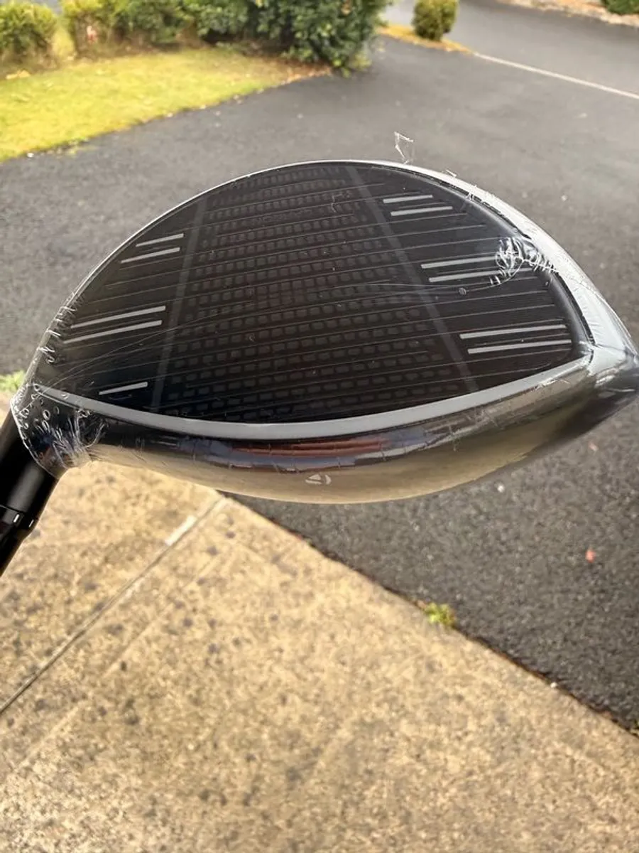 Taylormade Qi4D Max Driver Brand New - Image 3