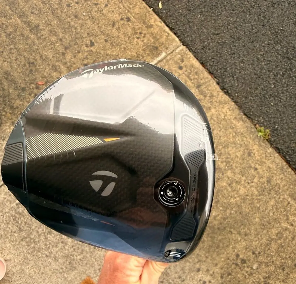 Taylormade Qi4D Max Driver Brand New - Image 4