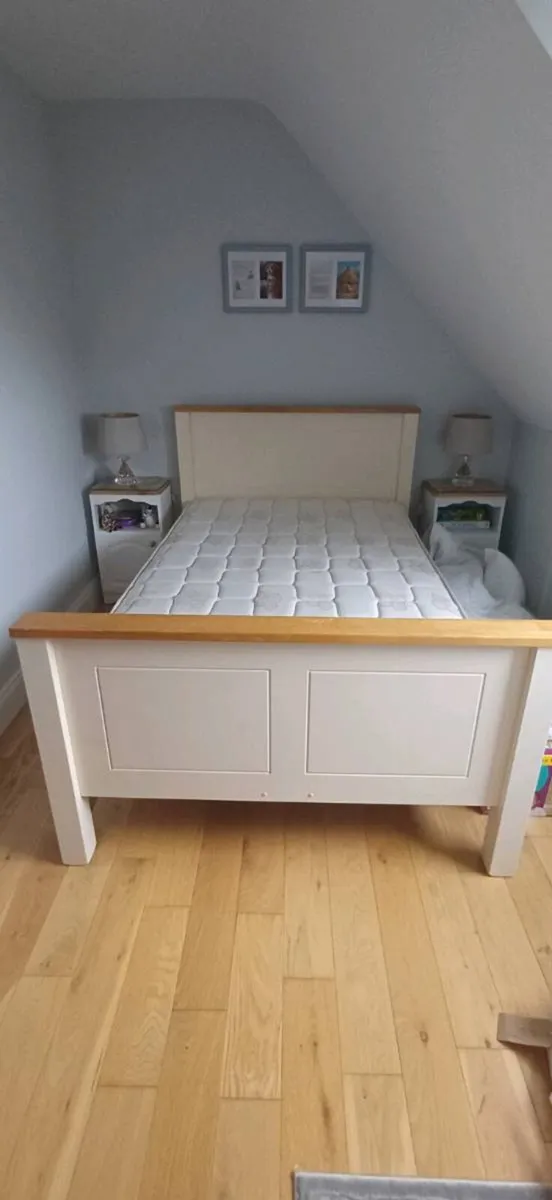 Bedroom Furniture Set - Image 1
