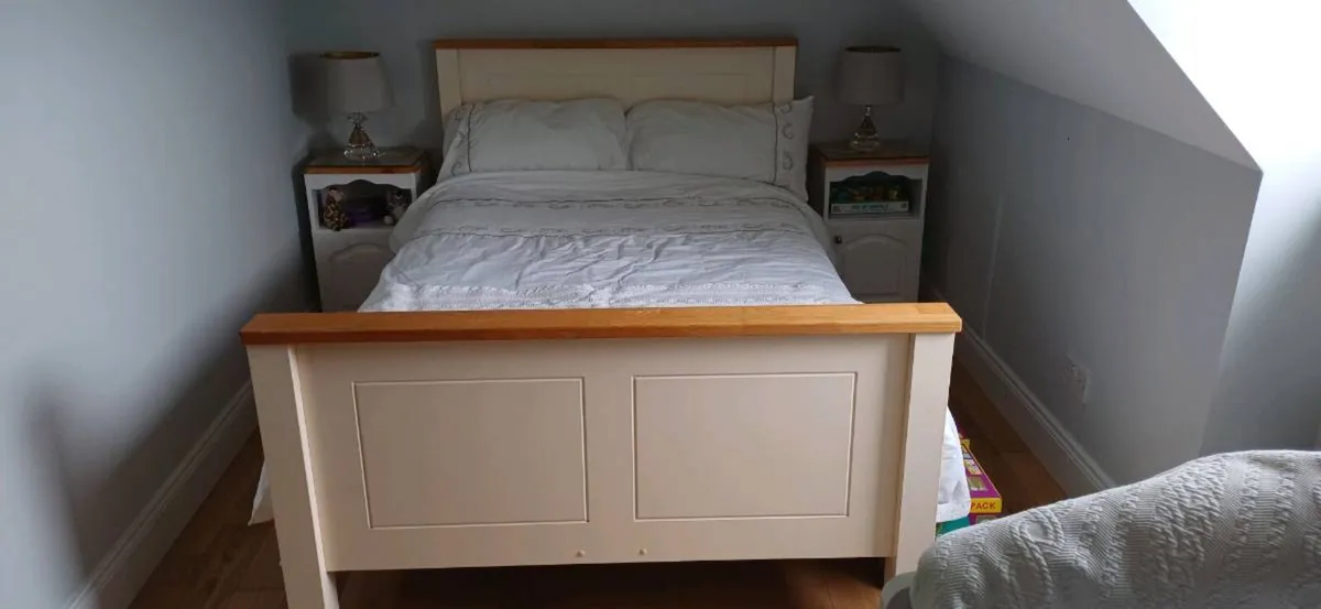 Bedroom Furniture Set - Image 2