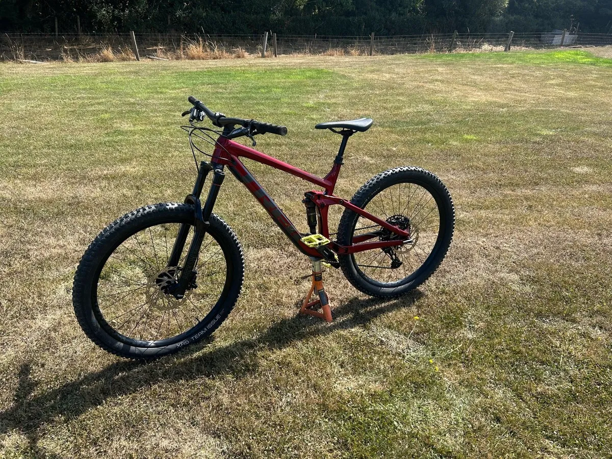 Trek Remedy 7 mountain bike - Image 1
