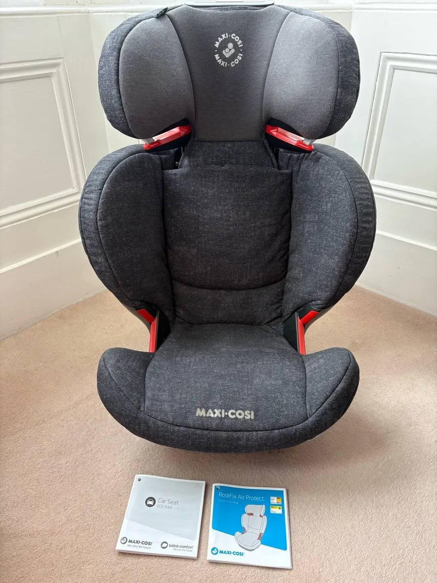 Maxi-Cosi RodiFix Air Protect Car Seat 3.5-12 Year - Image 1