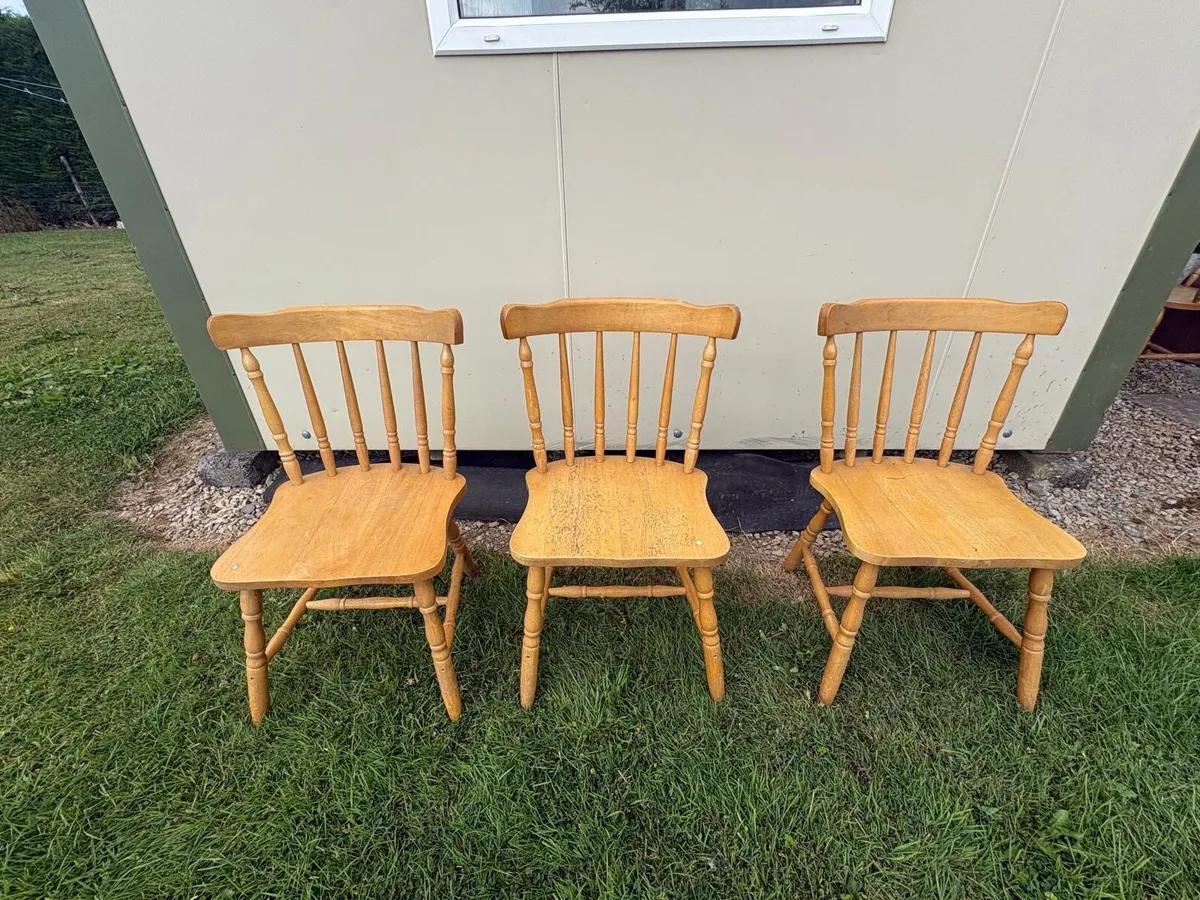 Wooden chairs - Image 2
