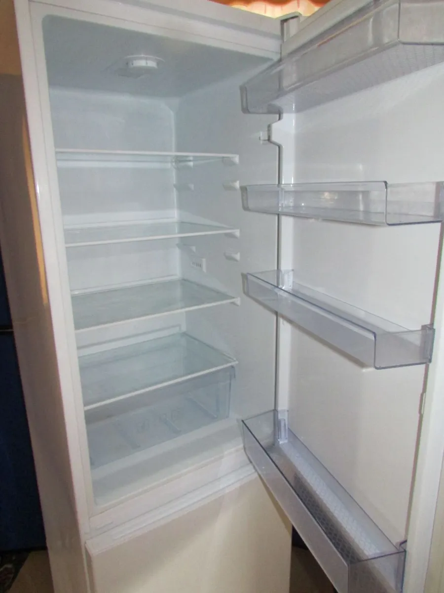Beko fridge - Image 4