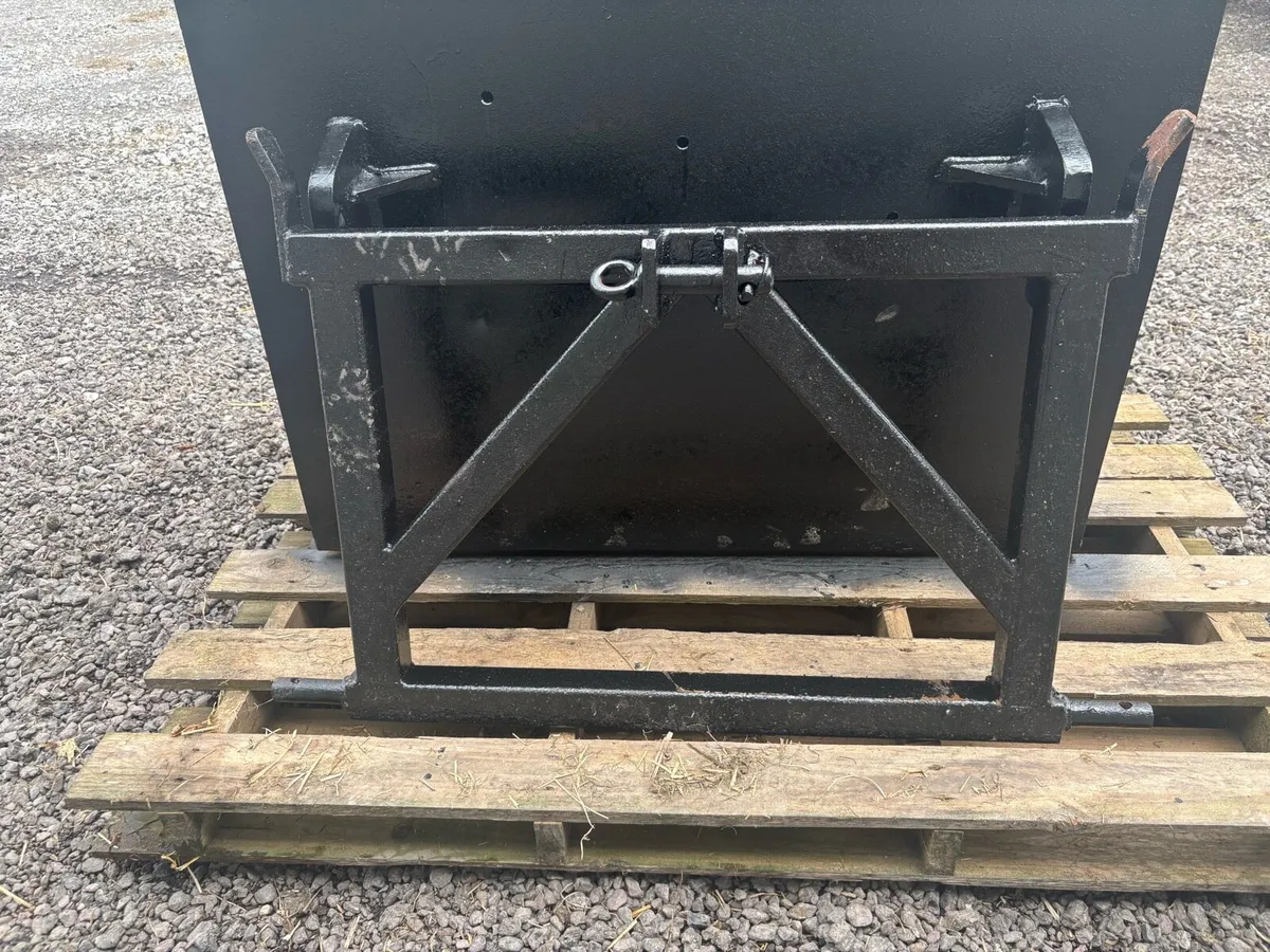 Weight box 3 point attachment - Image 2
