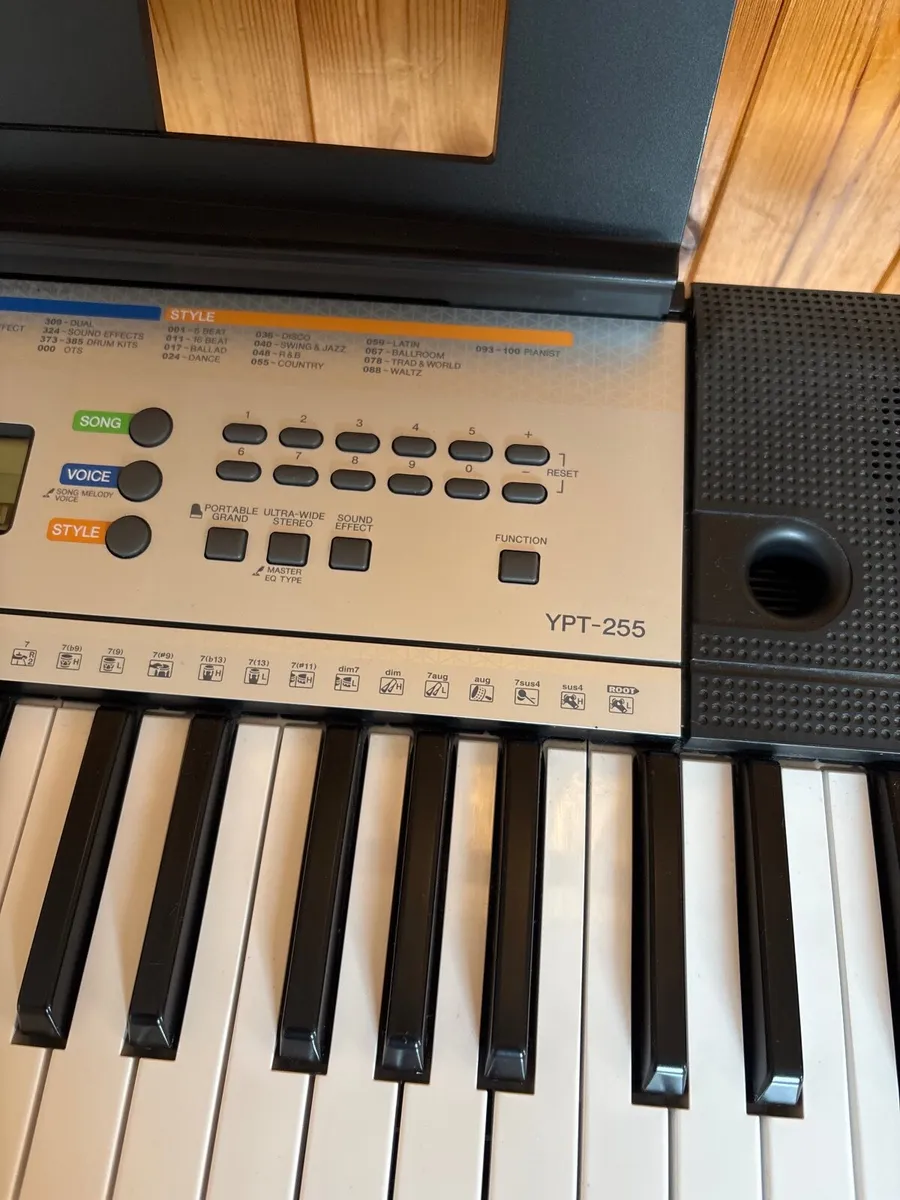 Yamaha YPT-255 Keyboard & Stand - Image 2