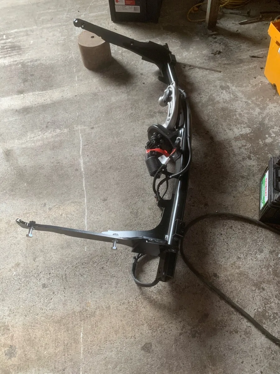 Vw Tiguan 2025 Retractable tow bar - Image 1