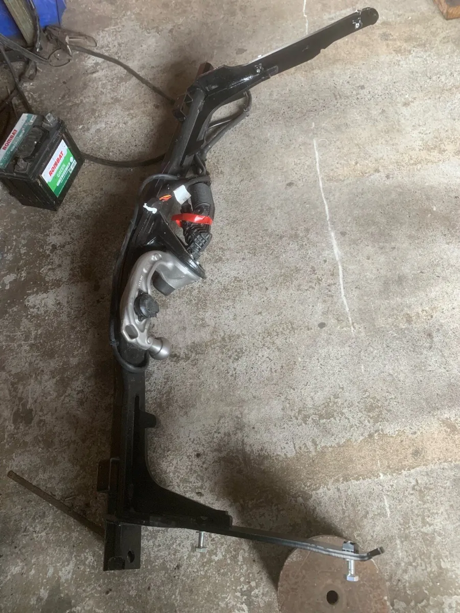 Vw Tiguan 2025 Retractable tow bar - Image 2
