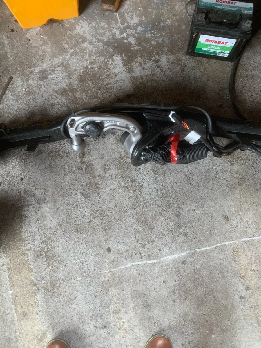 Vw Tiguan 2025 Retractable tow bar - Image 3
