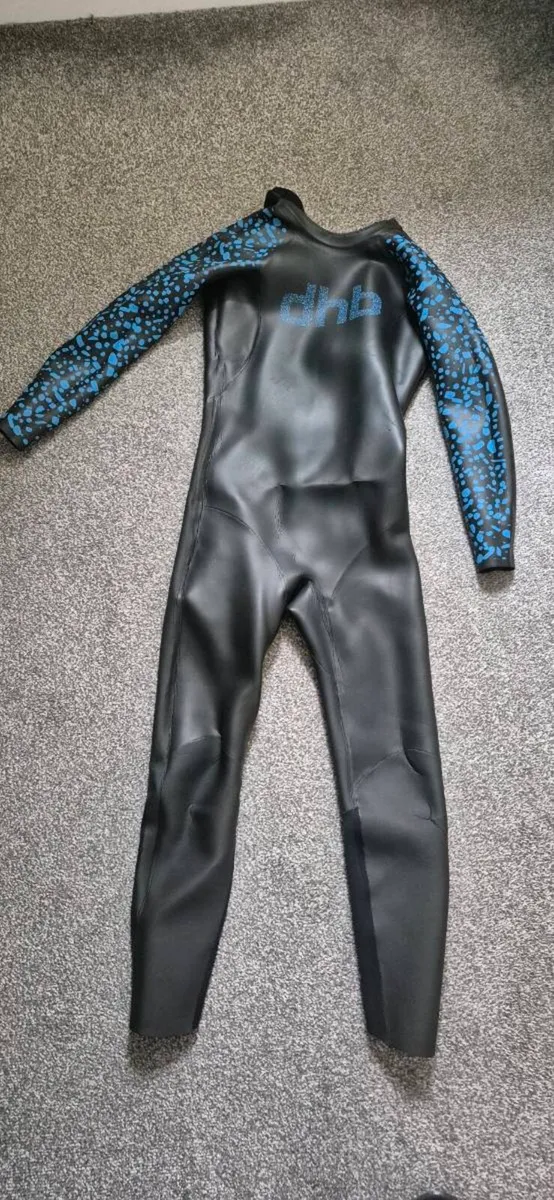 DHB men's wetsuit size MT - Image 1
