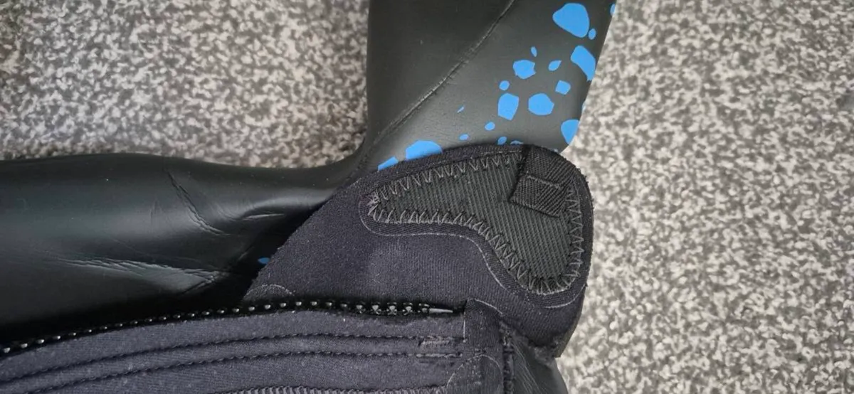 DHB men's wetsuit size MT - Image 3