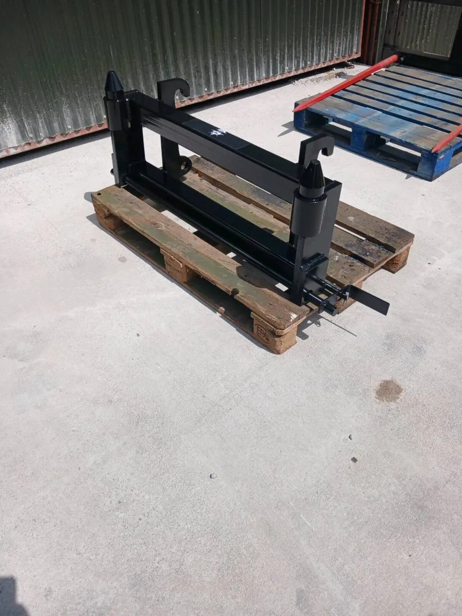 Pinnacle Fabrication Loader Adaptor - Image 4
