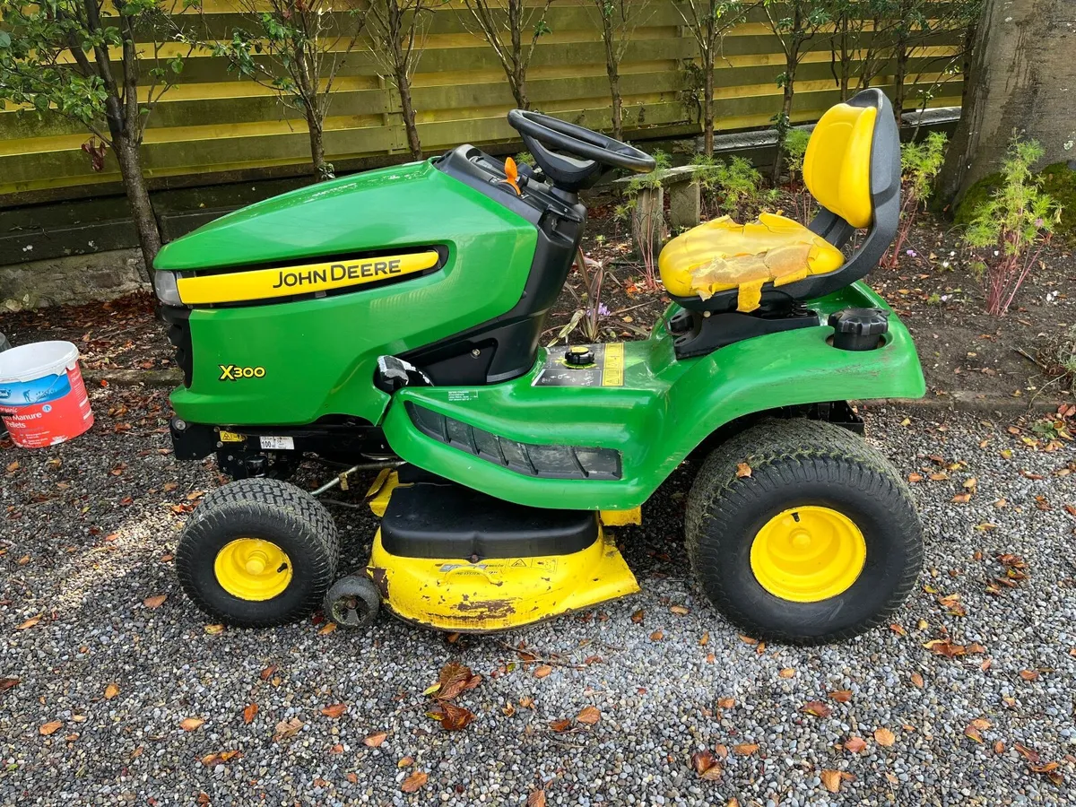 John Deere Ride on X300 - Image 2