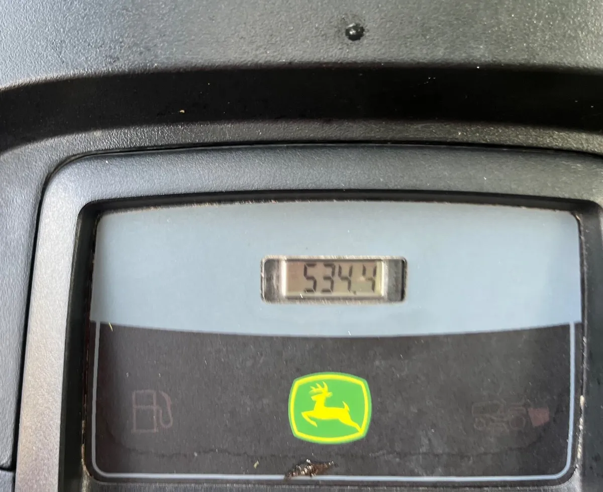 John Deere Ride on X300 - Image 1