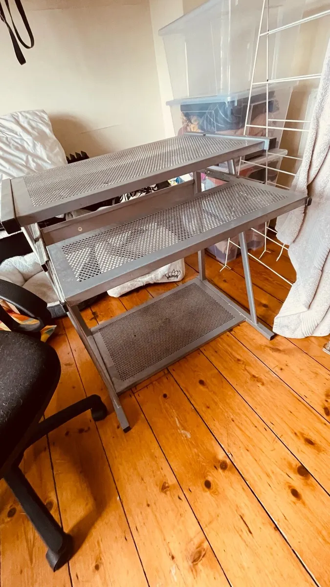 Desk - Image 2