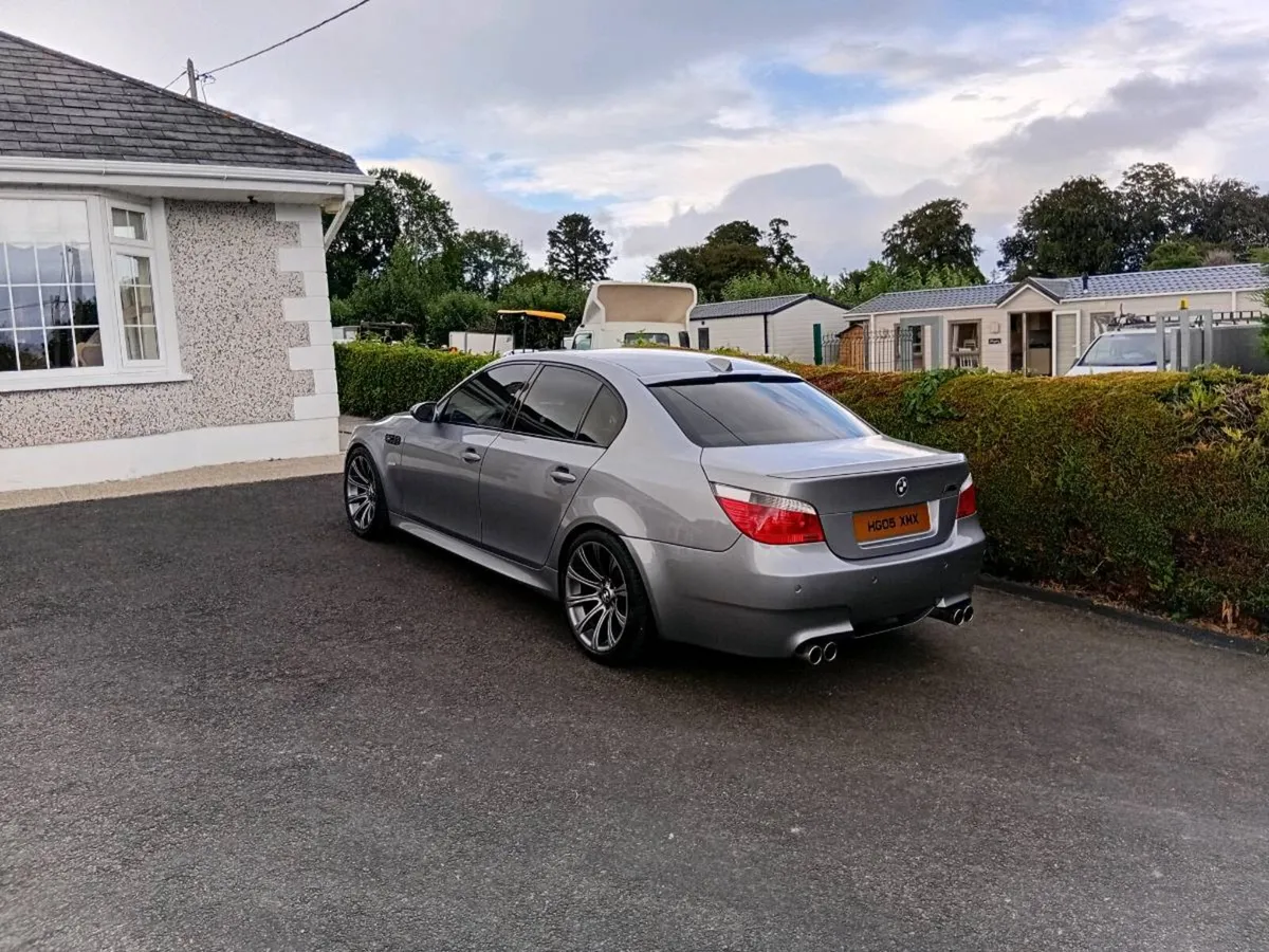 05 bmw m5 v10 - Image 2